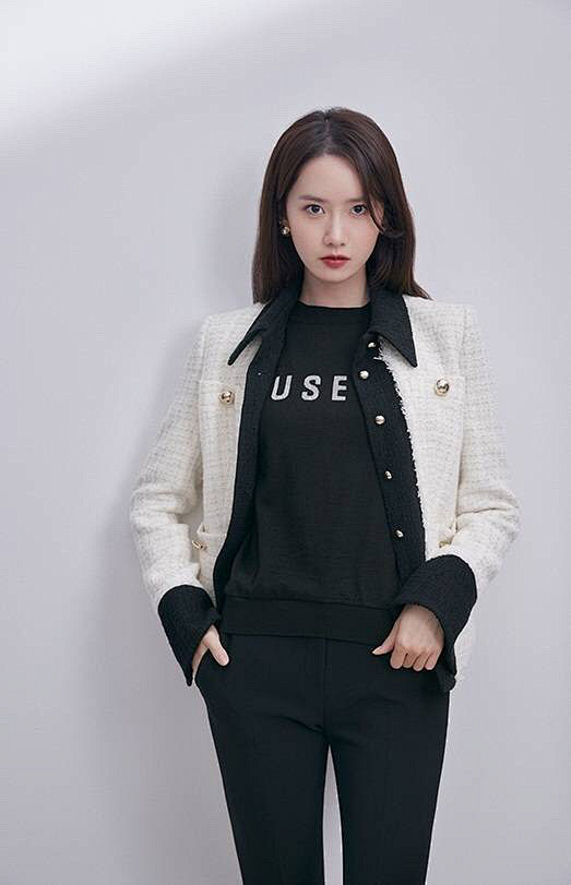 花季v从鹿煖转采于2020-12-22 07:29:50林允儿『 服装模特 』花季v该