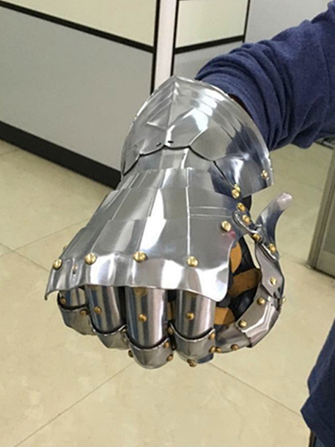 审判天使凯尔cos道具真人可穿戴不锈钢中世纪欧洲哥特式盔甲护手淘宝