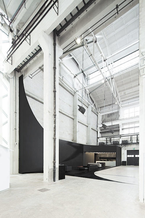 COORDINATION ASIA designs stage for 