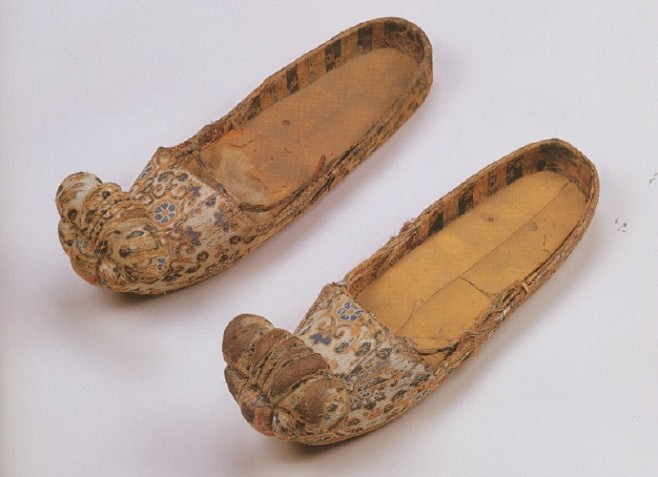 唐宝花纹锦履前三新疆阿斯塔那224号唐墓出土新疆博物馆藏后三日本