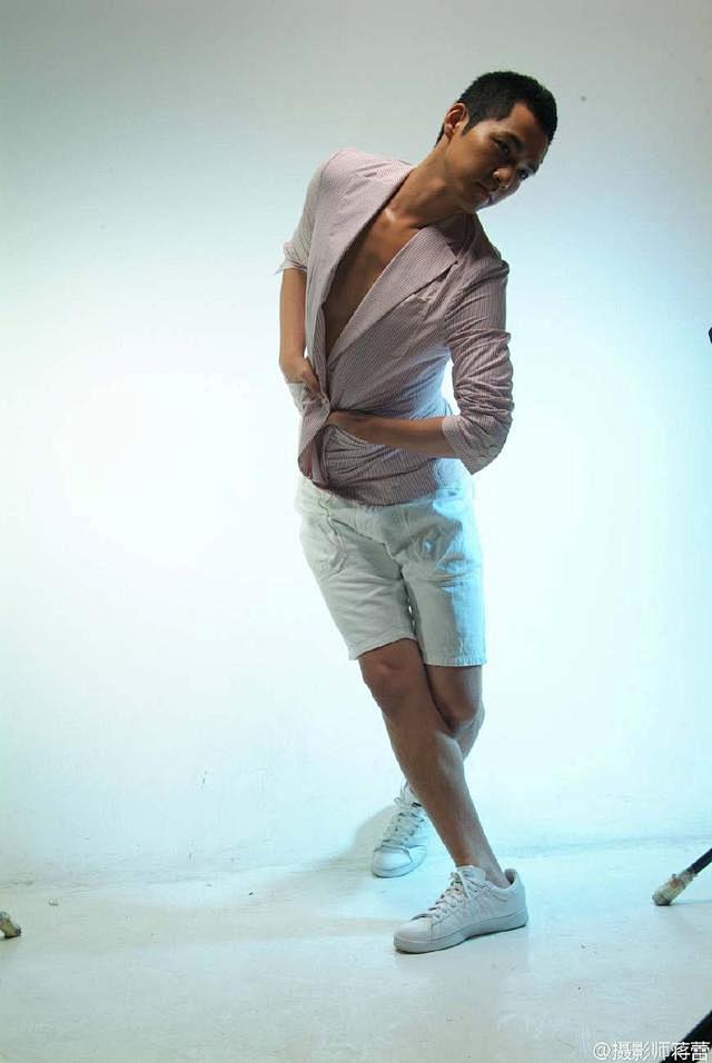 拍摄杂志的钟汉良这样的钟汉良你一定没有见过