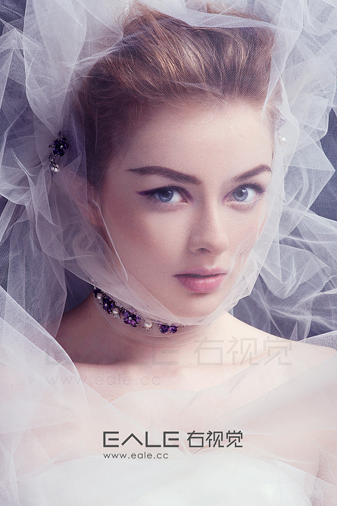 海报人物美容网红护肤性感小清新女模美背复古甜美性冷淡ins造型法式