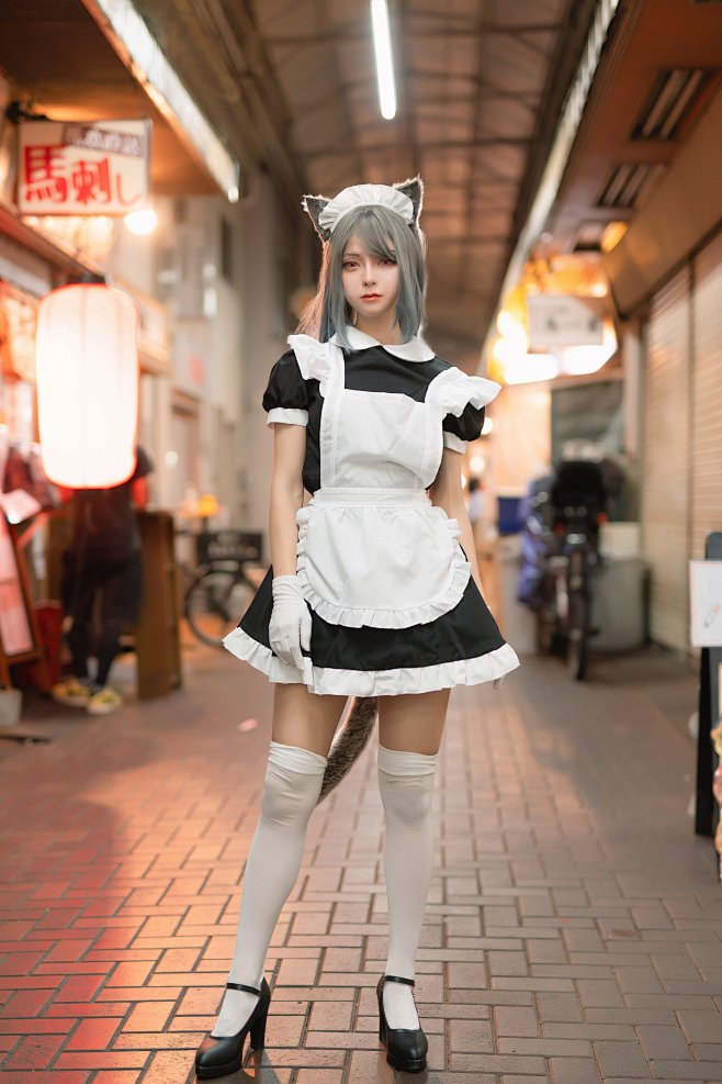 cos女仆妹纸过膝白袜