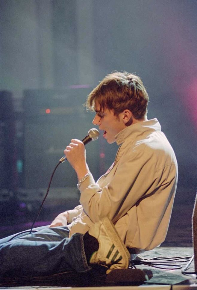 blur主唱damonalbarn