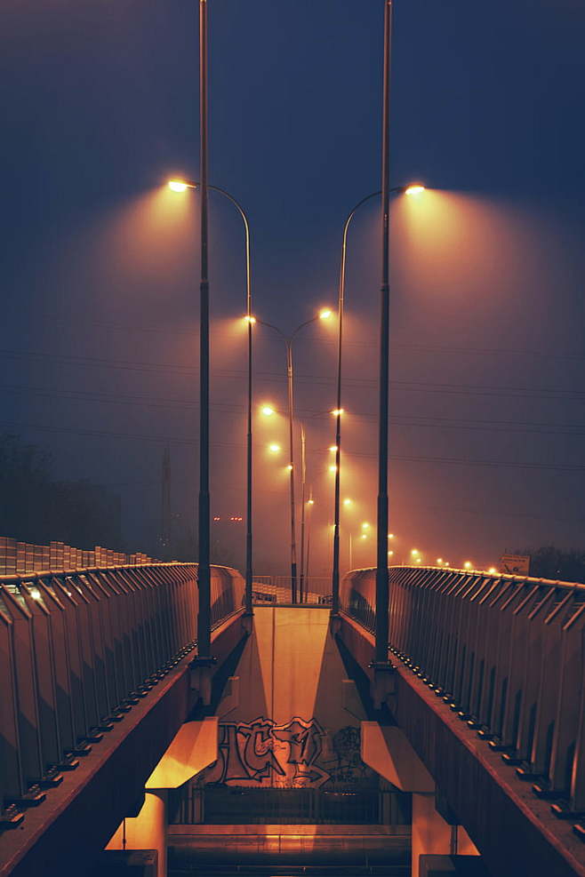 橋樑燈柱燈晚上天空街道路燈