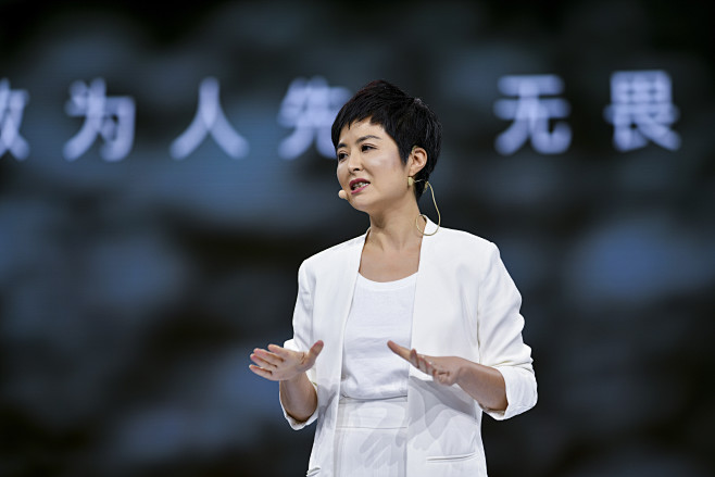 再来一瓶·∈采集到主持人+领导上台