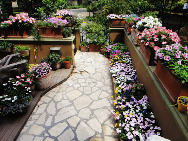 大露台设计图片家庭入户花园设计没事就侍候这些花花草草也是一件乐事