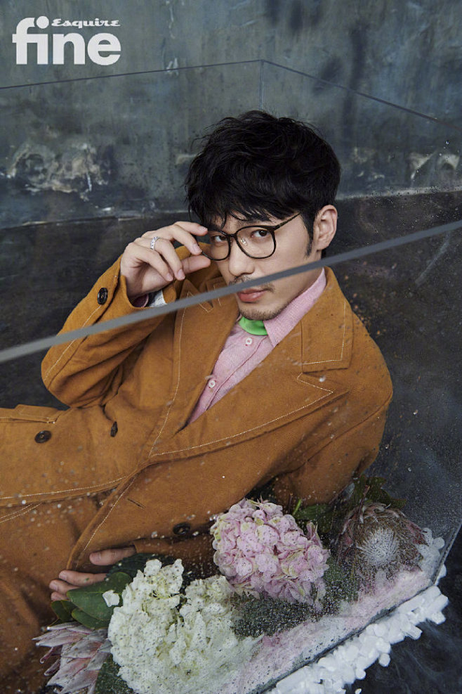 白宇超话 时尚先生Esquire·fine 电子刊上线, 