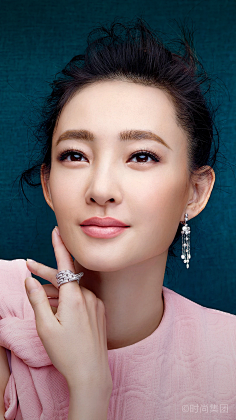 洛云汐采集到美女明星~写真代言