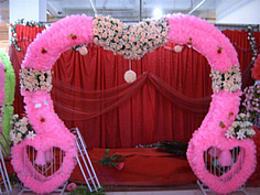 尚尚国际爱克拉婚礼采集到鲜花拱门