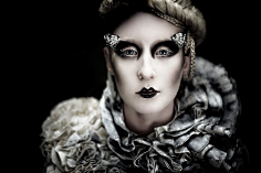 湖畔阴影采集到克里斯蒂·米切尔(Kirsty Mitchell),英国摄影师