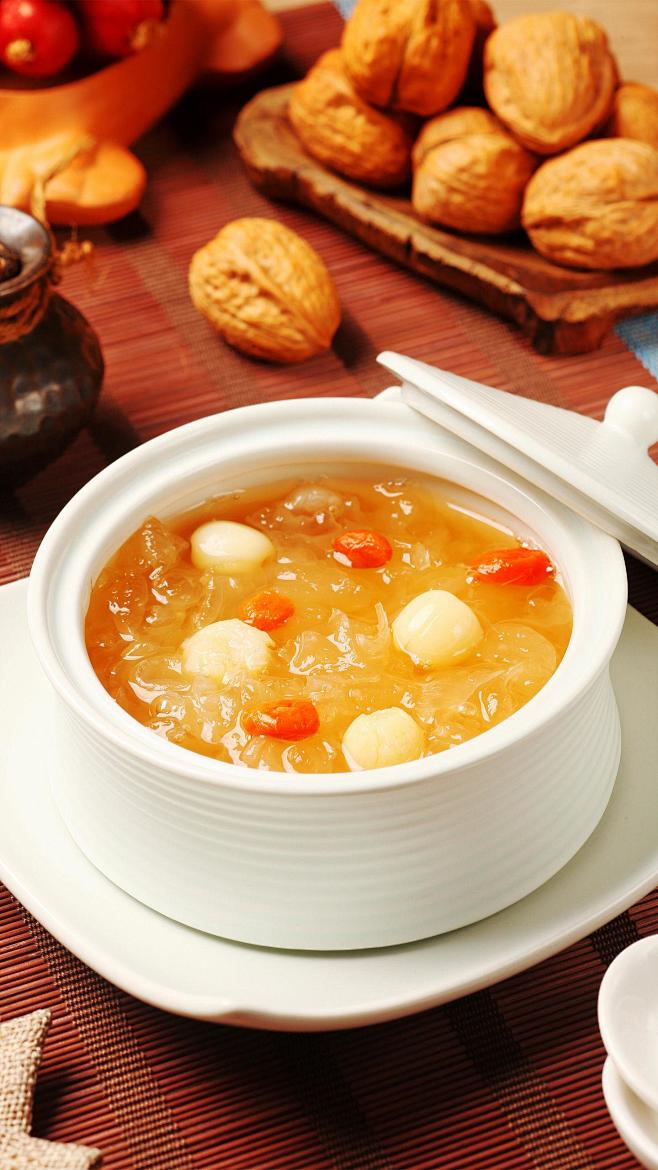 美食-花瓣网|陪你做生活的设计师 | 养颜的莲子银耳羹