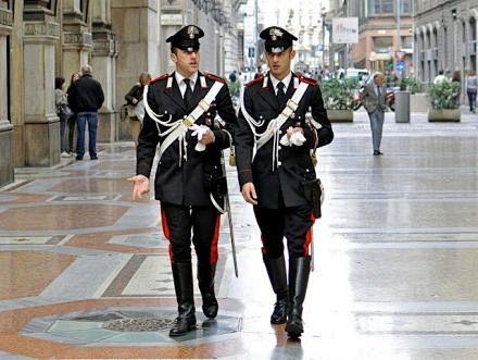 【 意大利卡宾枪骑兵】属于意大利国家宪兵,协同意大利警察维持社会