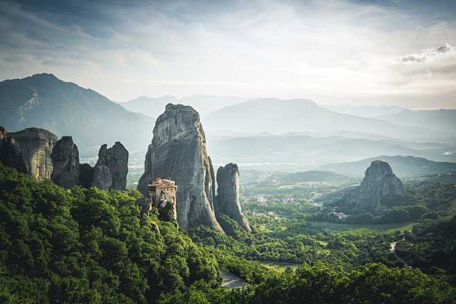 山峰山脉悬崖群山背景图片高清大图背景 极行者