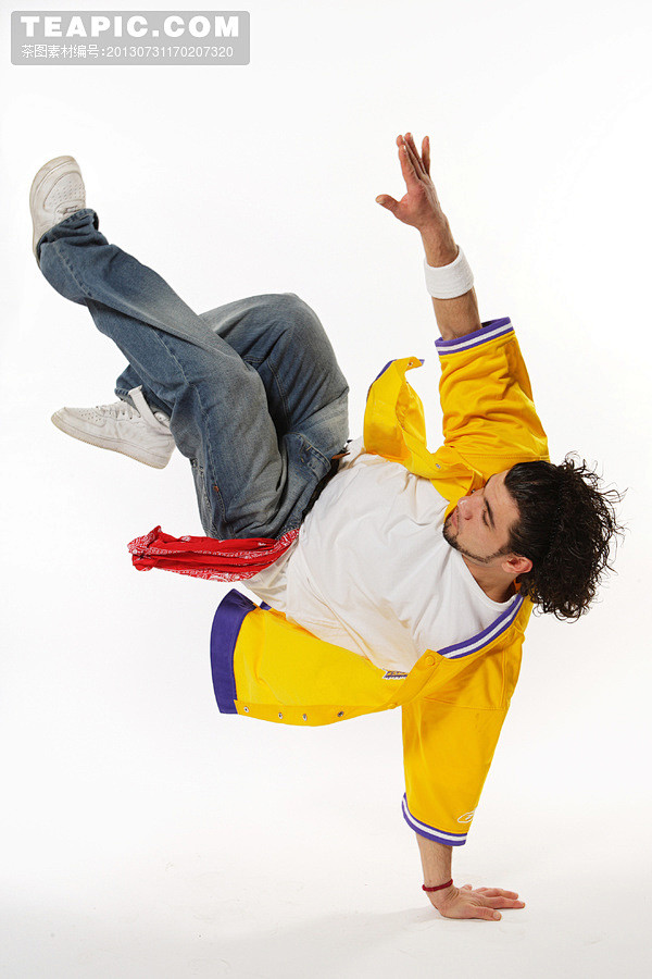 单手撑地的街舞男人物摄影高清图片