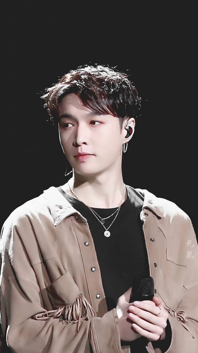 张艺兴