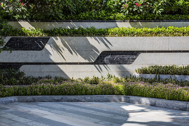 沙井柏林君瑞展示区现代入口门楼特色景墙垂直绿化异形树池几何树池