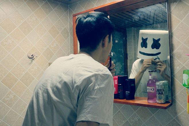 marshmello真面目是dotcom吗知乎