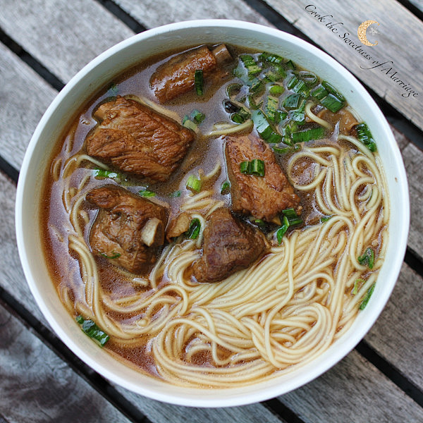 红烧麻油排骨面