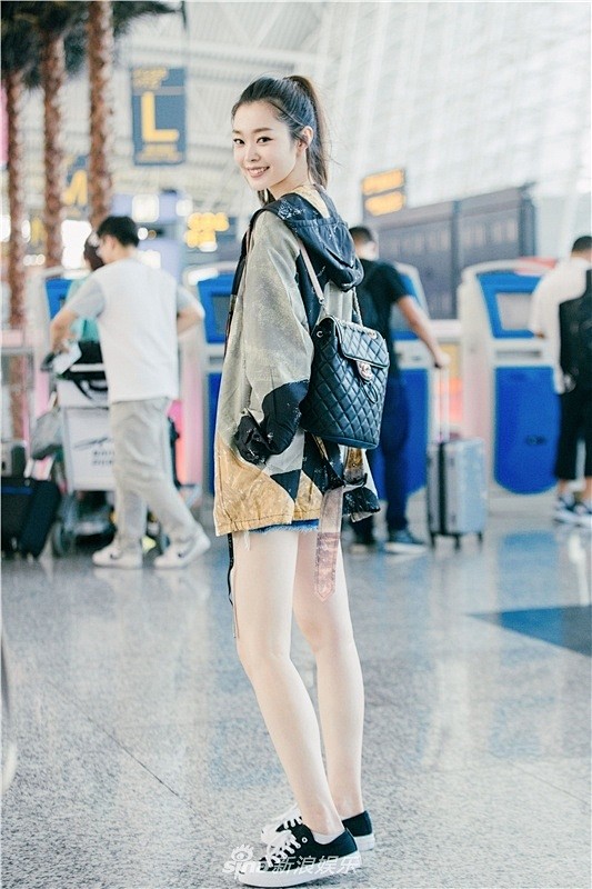宋轶热裤美腿现身机场清新自然活力满满67676767