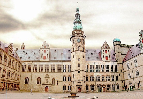 丹麦克伦堡。克伦堡宫建于15世纪20年代,它是