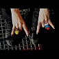 3D打印的糖果戒指。模型文件可免费下载。设计师MyMiniFactory #饰品# #时尚# #戒指# #科技# #创意# #3D打印# #潮人# #英伦# #欧美#