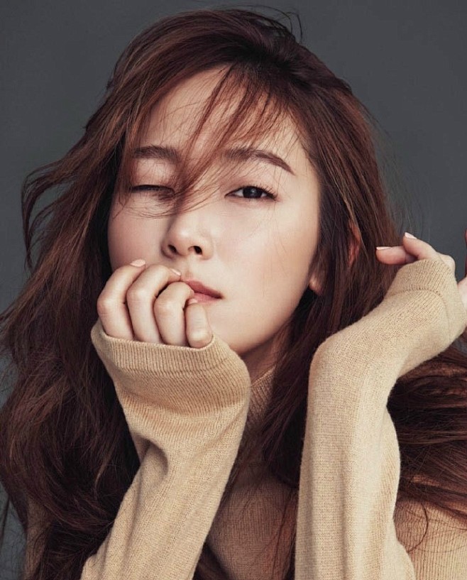 韩国女星jessica大秀香肩67676767