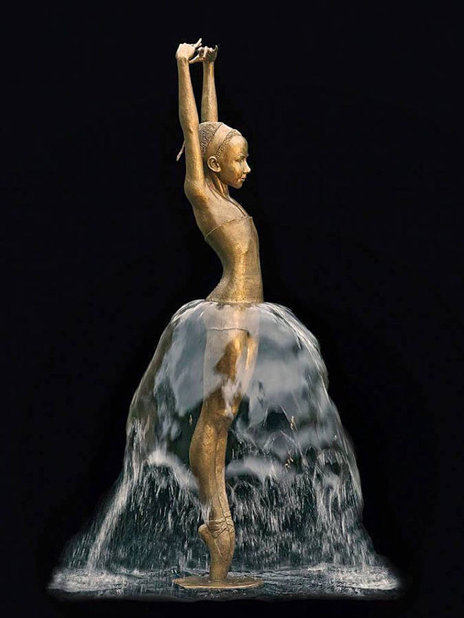 波兰雕塑家 Malgorzata Cho...