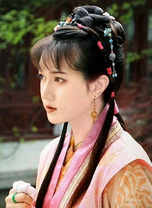 那些男生女相的妖孽们哪个惊艳了你