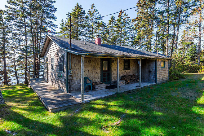 州欧式海岛庄园该物业还包含一栋年代建成于上世纪40年代的别致小屋