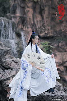 SIGENG采集到红袖添香,你如她