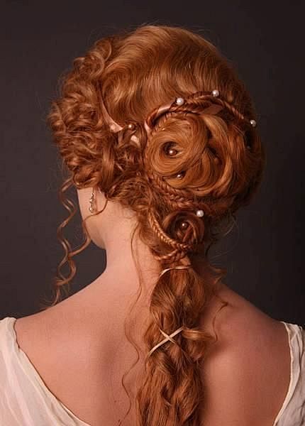 文艺复兴时期贵族女士的发型珍珠是必不可少的装饰67676767