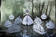 湖畔阴影采集到克里斯蒂·米切尔(Kirsty Mitchell),英国摄影师