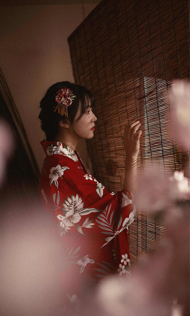 12:25:09日本红唇红色和服美女粉嫩浴衣唯美动人(3)pose哦叨嘅同采自