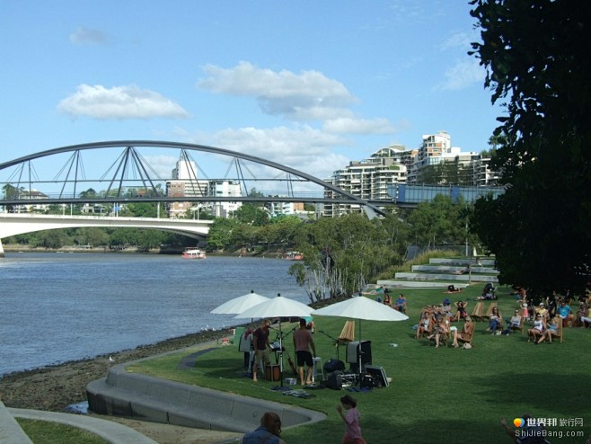 乘坐免费的渡船cityhopper畅游布里斯班河