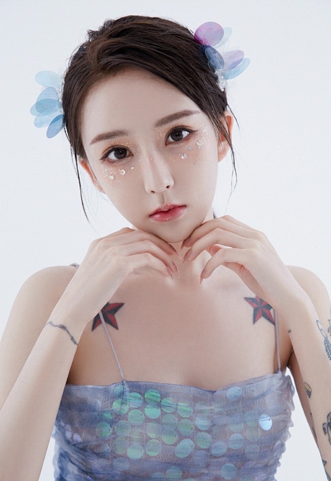 气质优雅高贵的小公主抹胸蓬蓬裙性感私房照3唯一图库