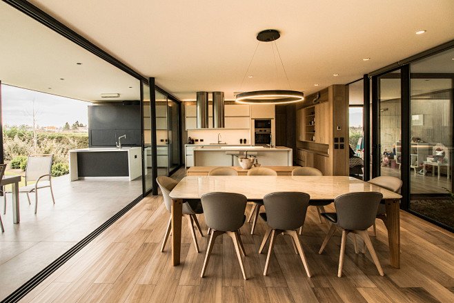 LL House, Arq Luis Abba