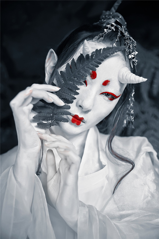 山海经海外西经乘黄白民之国在龙鱼北白身披发有乘黄其状如狐其背上有