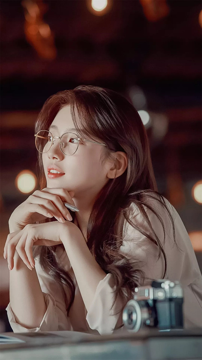 秀智秋季写真校园风戴眼镜似清纯大学生国家有关来源韩娱明星韩国女