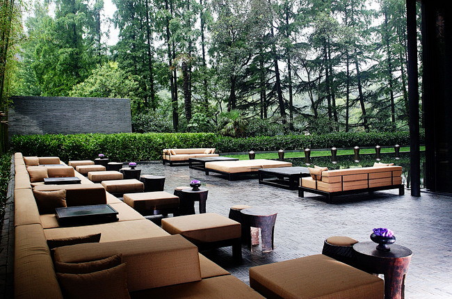 璞丽酒店露天花园