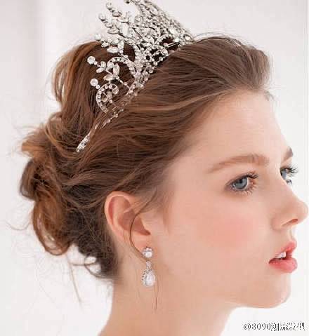 优雅时尚的新娘皇冠造型简直美爆了8090潮流发型