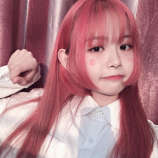 温柔的月亮被揉碎成一撮星星 融化在你的眼睛