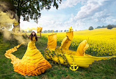 湖畔阴影采集到克里斯蒂·米切尔(Kirsty Mitchell),英国摄影师