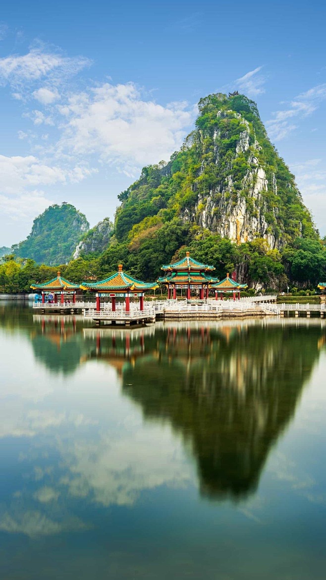 岭南第一奇观广东肇庆七星岩