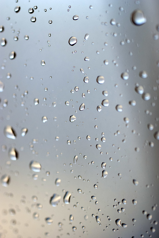 8张唯美玻璃上的水珠高清jpg大图doooorcom3