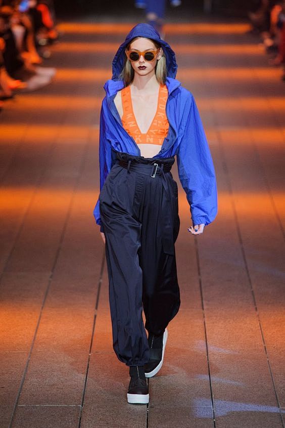 现代系列实拍男女性时装潮流