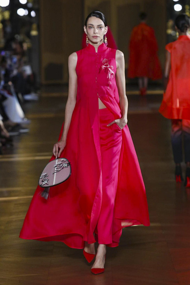  被你们毁灭的圆明园,我令它重现世界。 巴黎