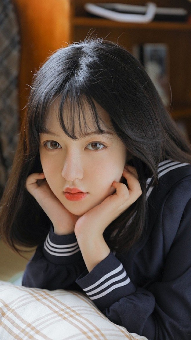 日系制服美女黑丝美腿漂亮的丝袜宅男女神写真图片唯一图库