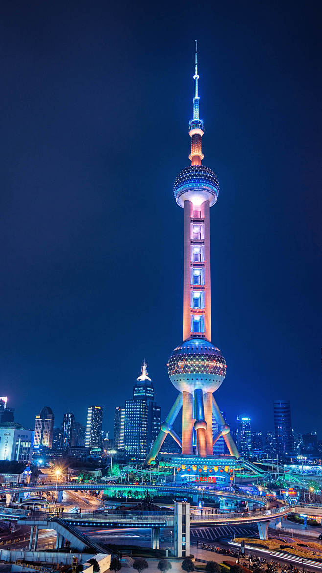 东方明珠是上海的标志性文化景观之一