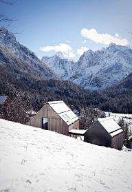 叽叽不唧唧采集到山中小屋